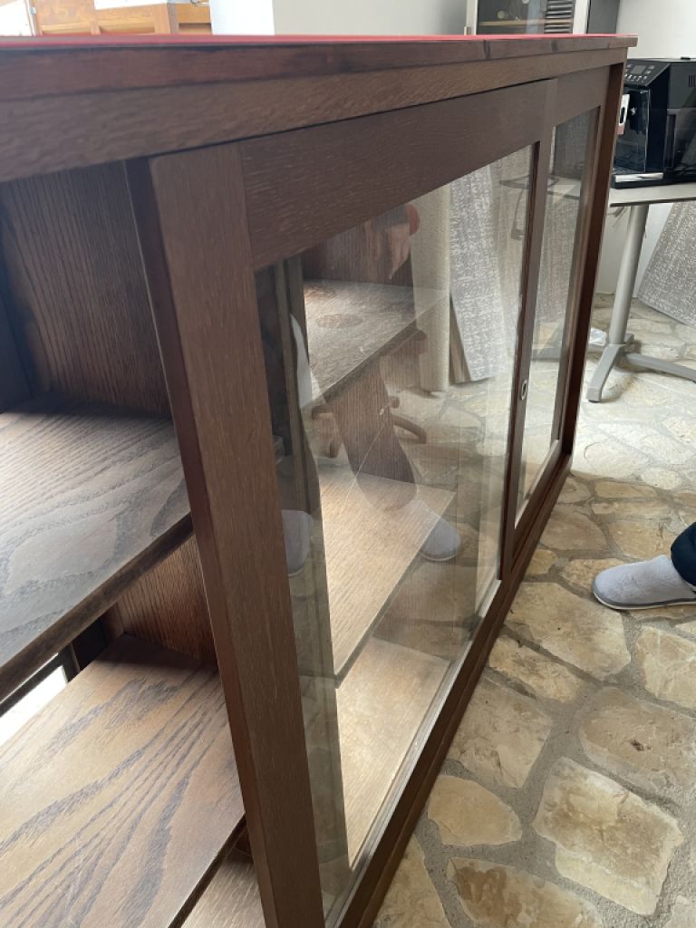 Charmante Hausbar mit 2 Barhockern & Spiegel – rustikal, dekorativ, sofort nutzbar