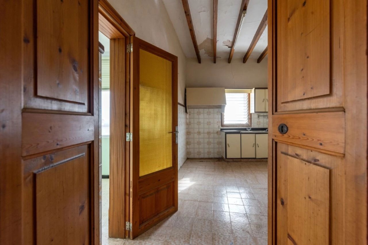 Encantadora casa en la ciudad con proyecto de renovación y vistas de ensueño en Selva