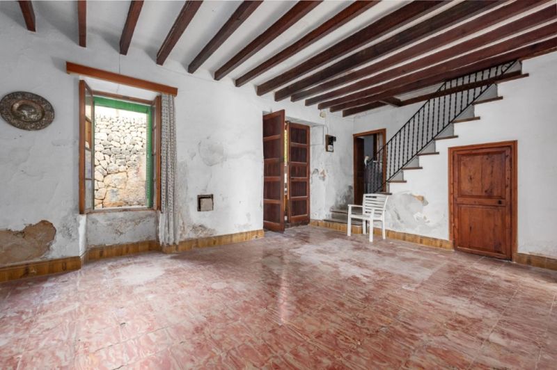 Encantadora casa en la ciudad con proyecto de renovación y vistas de ensueño en Selva