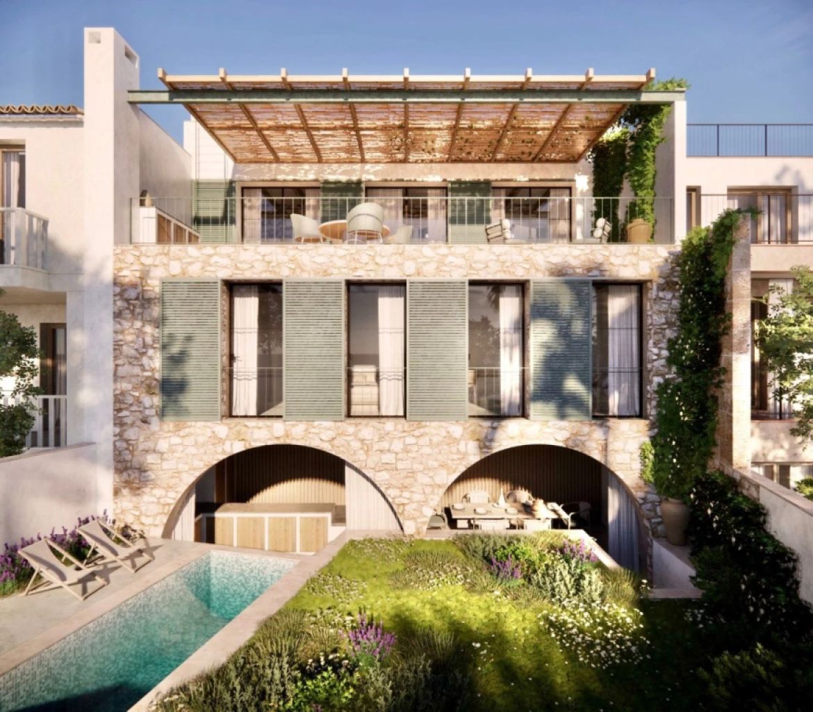 Encantadora casa en la ciudad con proyecto de renovación y vistas de ensueño en Selva