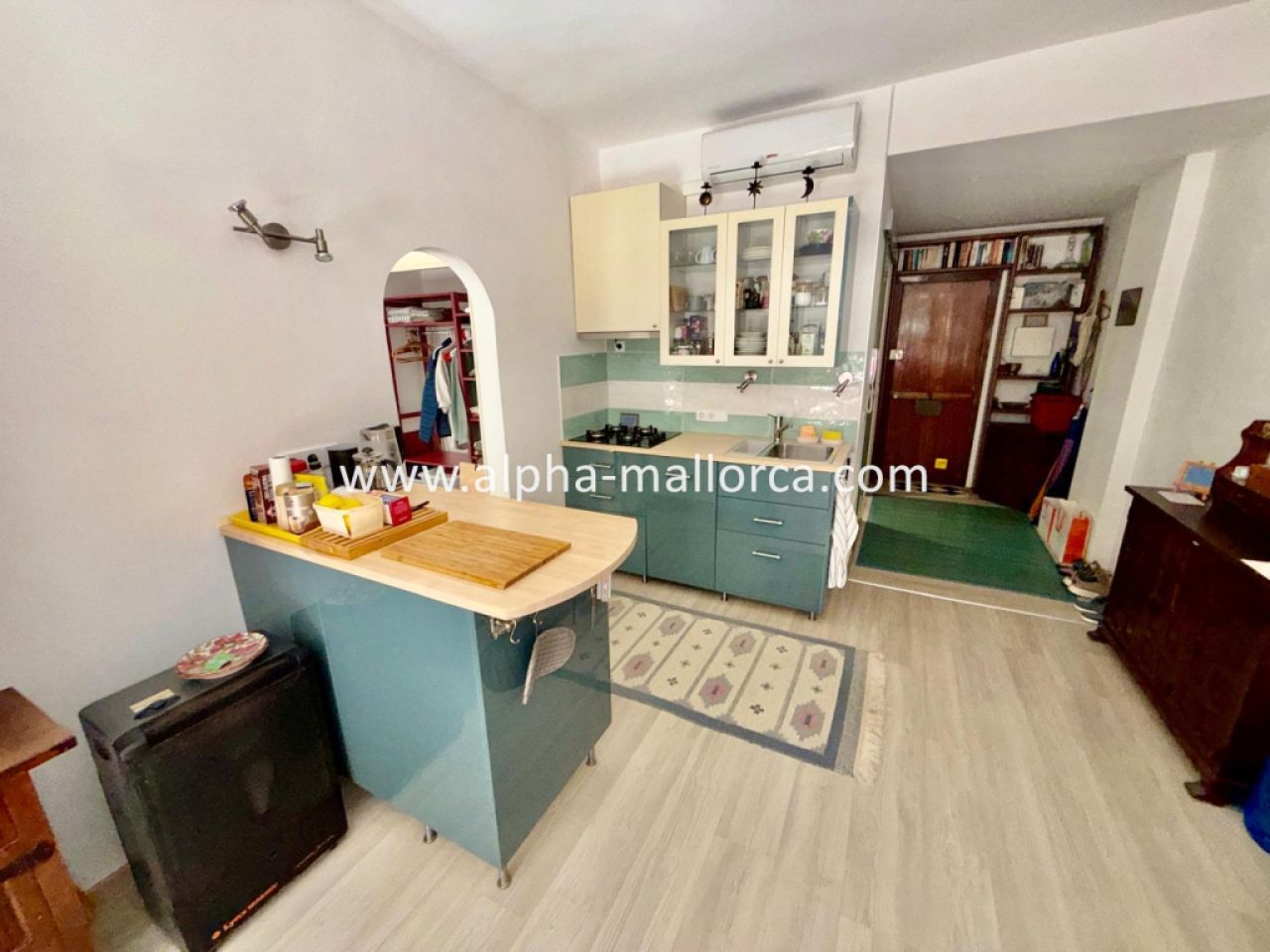 COSTA DE LA CALMA: Komplett sanierte ERDGESCHOSS-WOHNUNG mit 1 SZ in ruhiger Hausgemeinschaft