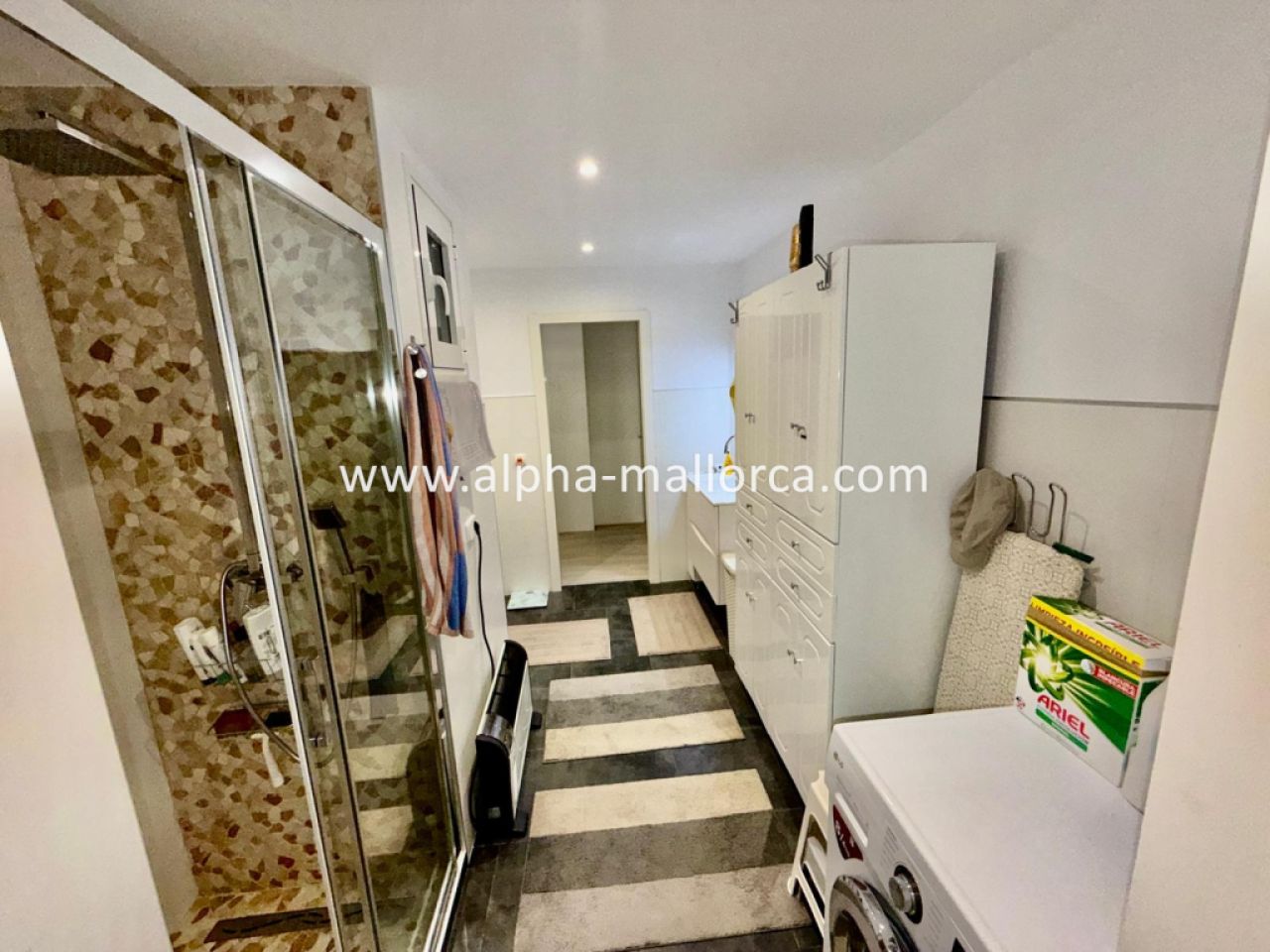 COSTA DE LA CALMA: Komplett sanierte ERDGESCHOSS-WOHNUNG mit 1 SZ in ruhiger Hausgemeinschaft