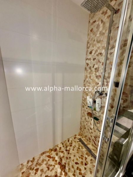 COSTA DE LA CALMA: Komplett sanierte ERDGESCHOSS-WOHNUNG mit 1 SZ in ruhiger Hausgemeinschaft