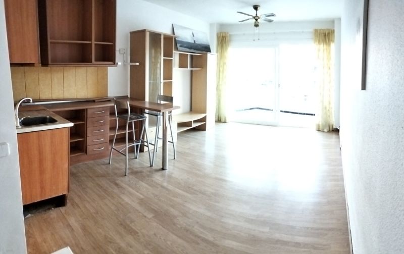 COSTA DE LA CALMA (SANTA PONSA): Renovierungsbedürftiges Studio fussläufig zum Strand