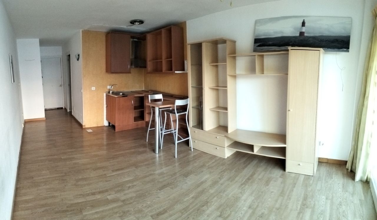 COSTA DE LA CALMA (SANTA PONSA): Renovierungsbedürftiges Studio fussläufig zum Strand