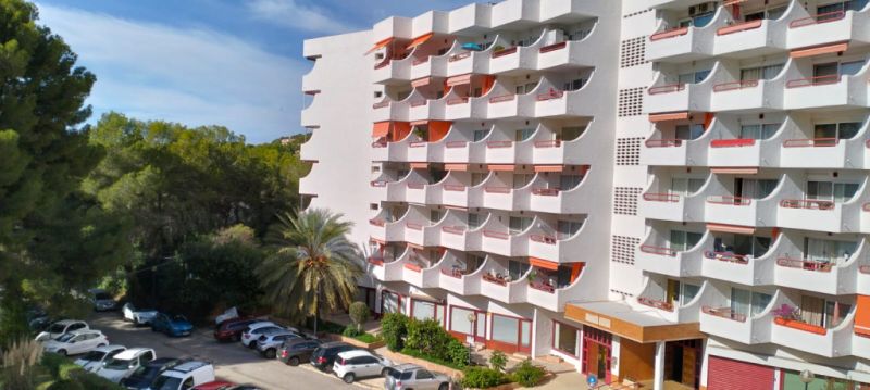 COSTA DE LA CALMA (SANTA PONSA): Renovierungsbedürftiges Studio fussläufig zum Strand