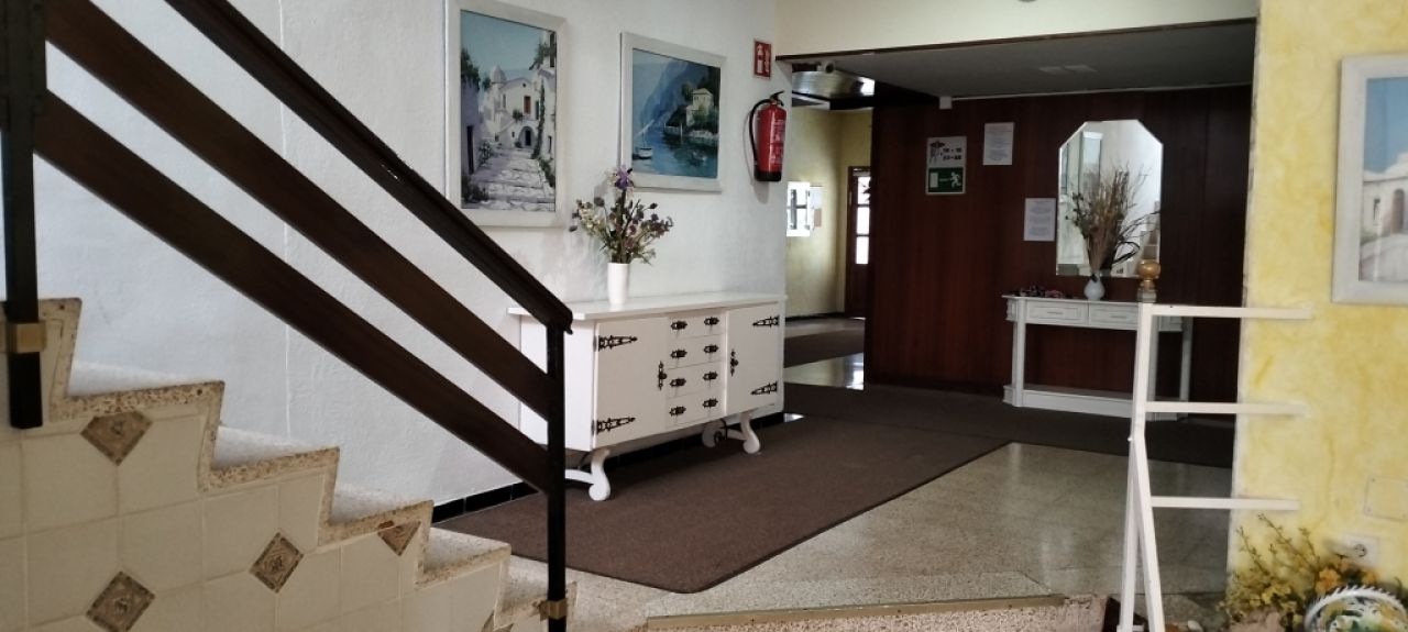 COSTA DE LA CALMA (SANTA PONSA): Renovierungsbedürftiges Studio fussläufig zum Strand