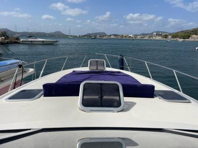 Cranchi Mediterranee yate a motor de 12 metros con camarote 2 Volvo Diesel