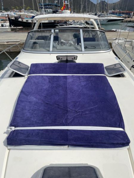 Cranchi Mediterranee yate a motor de 12 metros con camarote 2 Volvo Diesel