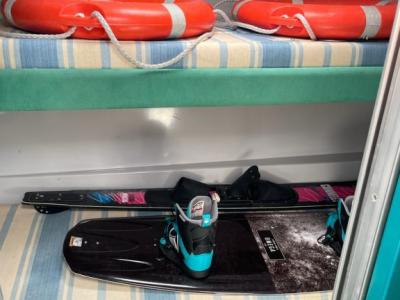 Cranchi Mediterranee yate a motor de 12 metros con camarote 2 Volvo Diesel