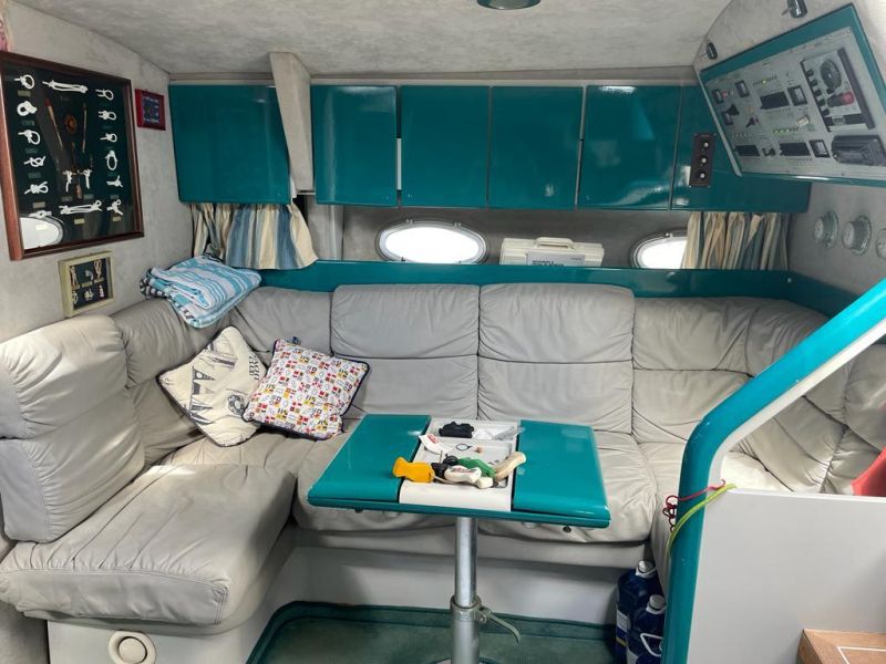 Cranchi Mediterranee yate a motor de 12 metros con camarote 2 Volvo Diesel