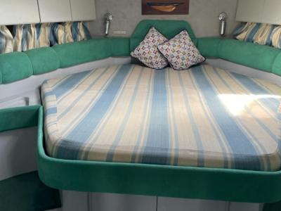 Cranchi Mediterranee yate a motor de 12 metros con camarote 2 Volvo Diesel