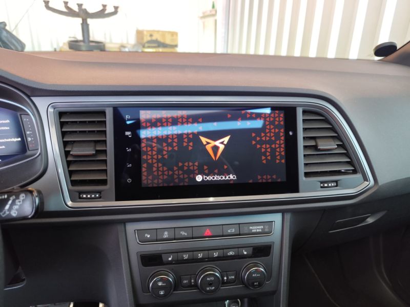 Cupra Ateca 2.0TSI 300PS EZ08/2023 1.Hand Panoramadach AnhängerkupplungBEATS Kamera360