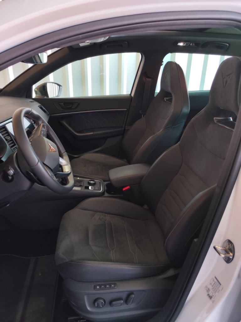 Cupra Ateca 2.0TSI 300PS EZ08/2023 1.Hand Panoramadach AnhängerkupplungBEATS Kamera360