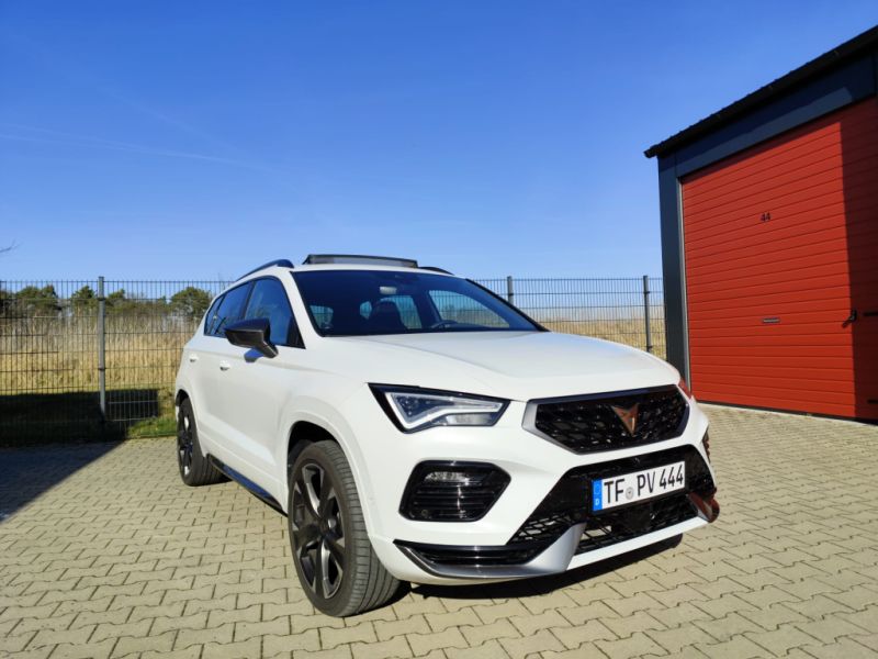 Cupra Ateca 2.0TSI 300PS EZ08/2023 1.Hand Panoramadach AnhängerkupplungBEATS Kamera360