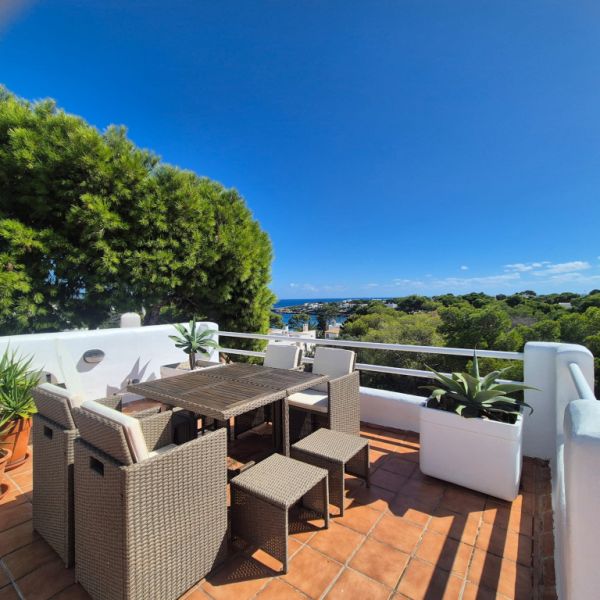 Dachgeschosswohnung mit Meer- und Bergblick in Cala d’Or
