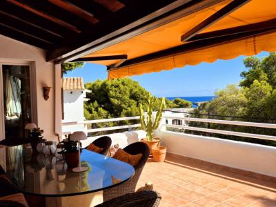 Dachgeschosswohnung mit Meer- und Bergblick in Cala d’Or