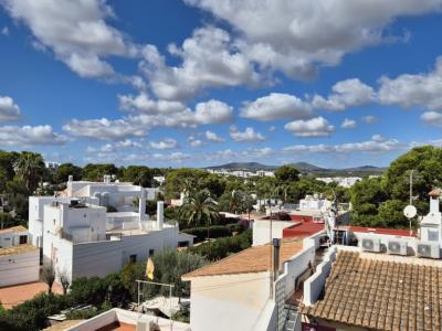 Dachgeschosswohnung mit Meer- und Bergblick in Cala d’Or