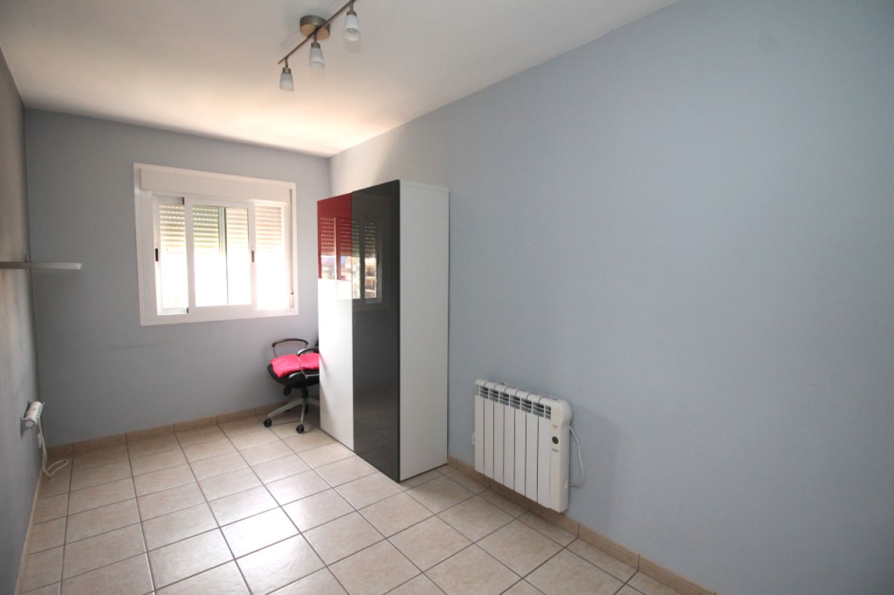 Dachwohnung mit Terrasse auf Garagengeschoss und Abstellraum