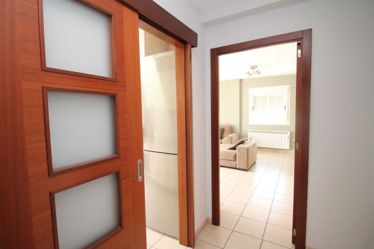 Dachwohnung mit Terrasse auf Garagengeschoss und Abstellraum