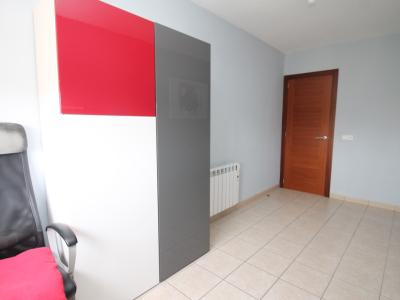 Dachwohnung mit Terrasse auf Garagengeschoss und Abstellraum