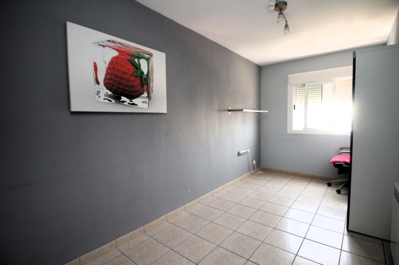 Dachwohnung mit Terrasse auf Garagengeschoss und Abstellraum