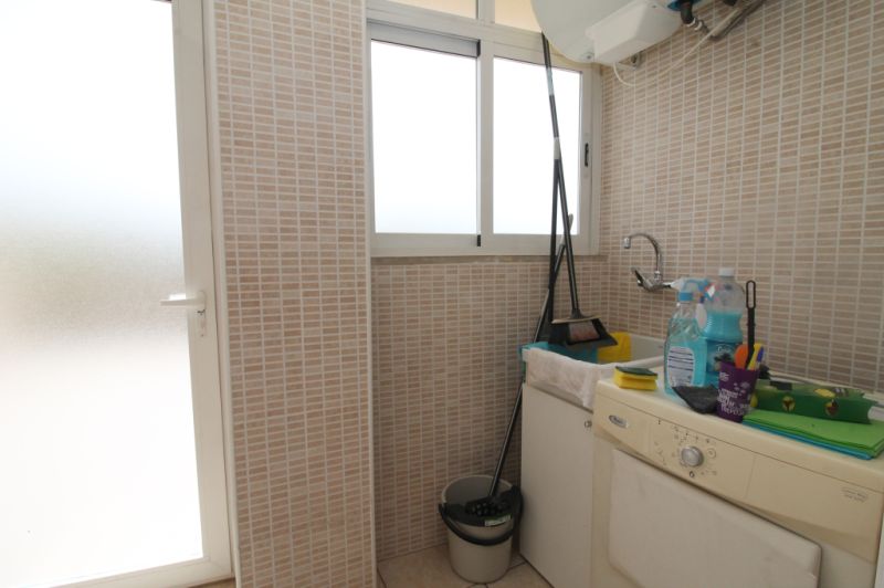 Dachwohnung mit Terrasse auf Garagengeschoss und Abstellraum