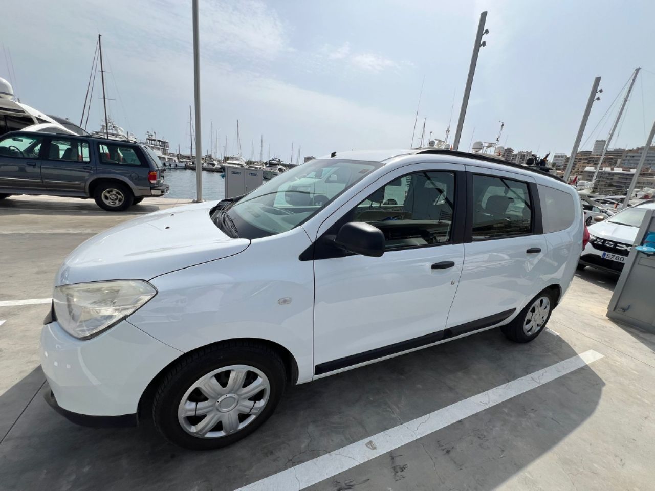 Dacia Lodgy 2013