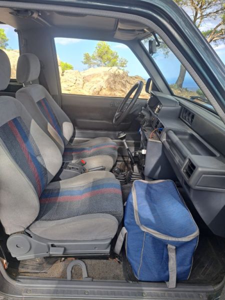 Daihatsu Feroza 300 4x4 convertible with air conditioning