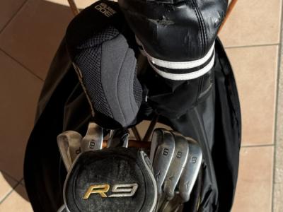 Damen-Golftasche mit komplettem Schlägersatz inkl. diverse Driver