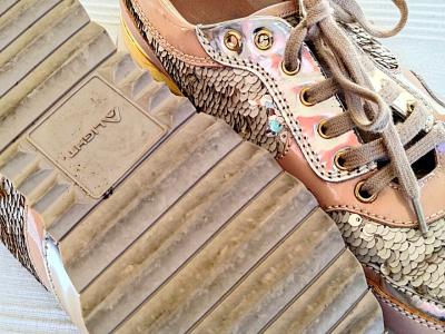 Damen, Pailletten-Sneaker kombinieren Roségold, Beige- und Metallic-Töne, Gr. 38