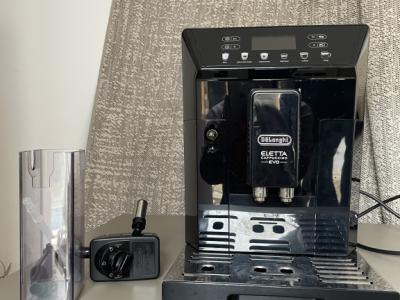 De’Longhi Eletta Cappuccino Evo cafetera superautomática con sistema de leche a la venta