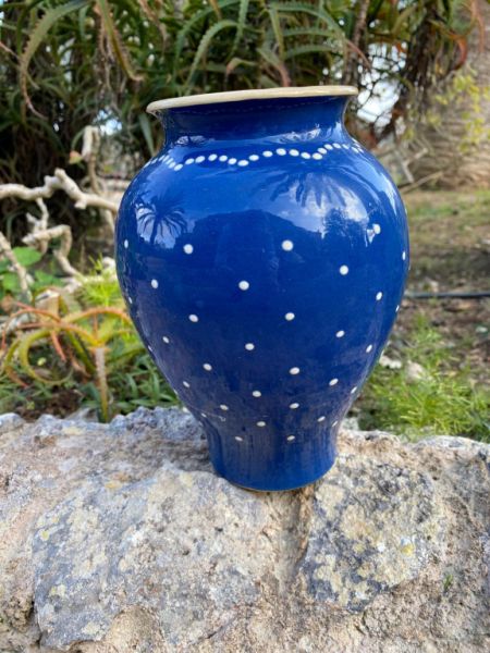 DEKO Blumenvase gross Ton glasiert blau mit weissen Punkten