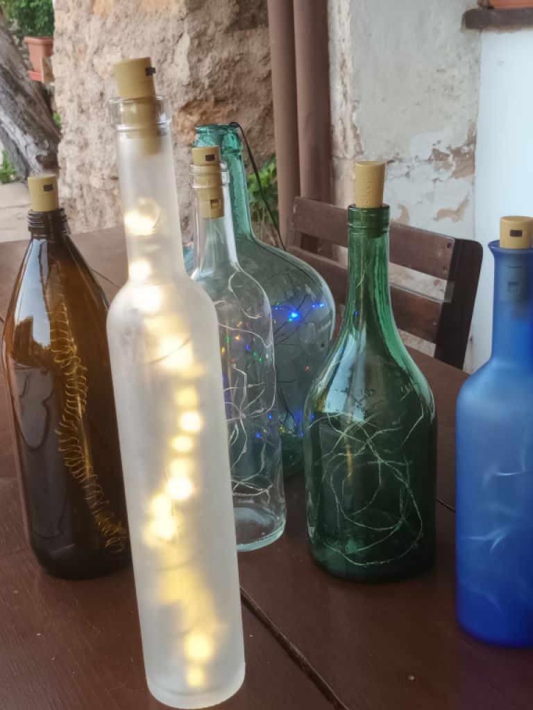 Decoración para interiores y exteriores: botellas ligeras inusuales con funcionamiento con batería