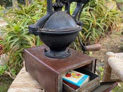 DEKO caja de madera antigua con cajón y molino de metal