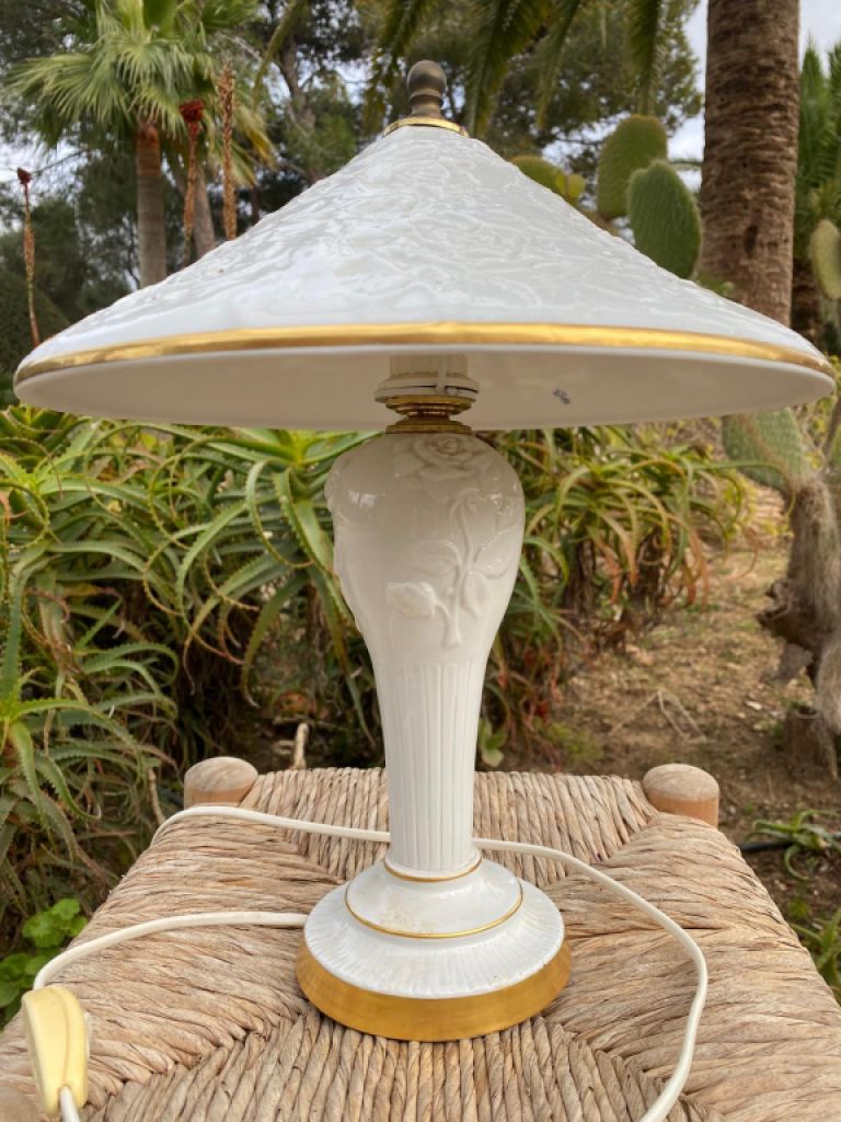 Lámpara de porcelana decorativa