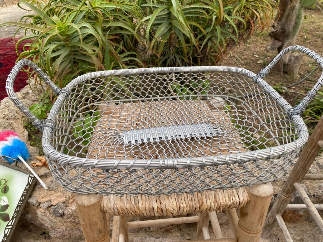 Cesta de fruta decorativa de alambre