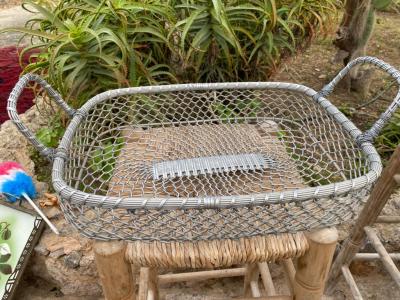 Cesta de fruta decorativa de alambre