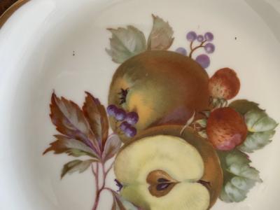 Decorative dessert plates from the 1950s