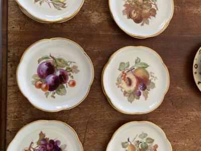 Decorative dessert plates from the 1950s
