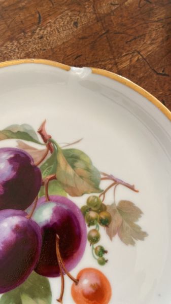 Decorative dessert plates from the 1950s