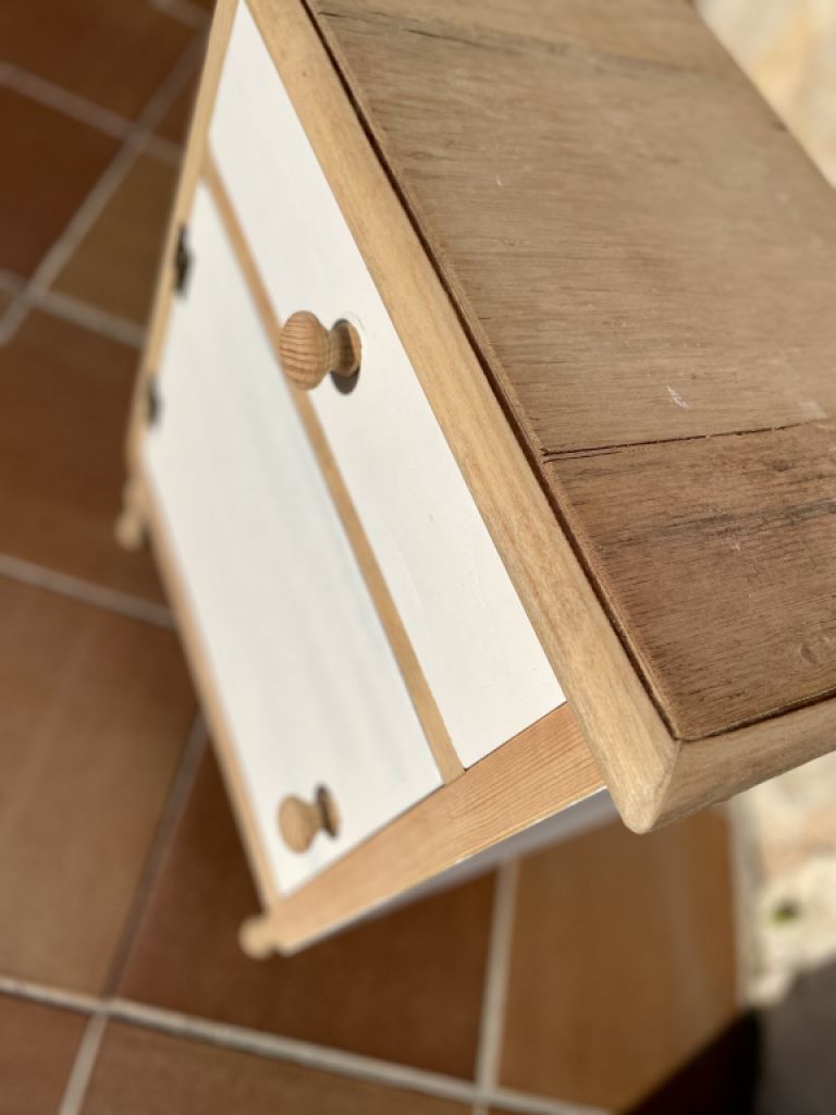 Dekorativer Nachtisch 46x31x57 cm natur/weiss