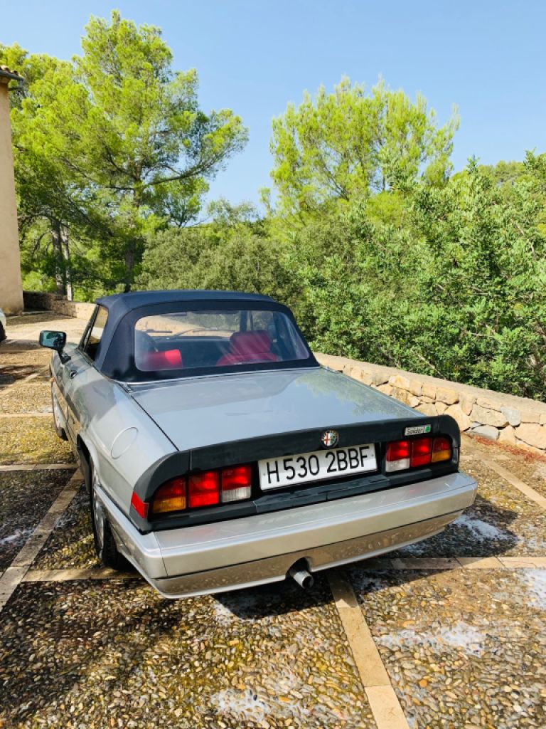 Der ikonische klassische ALpha Spider 1986 zu verkaufen