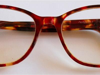 Designer Damenbrille mit Gleitsichtgläsern