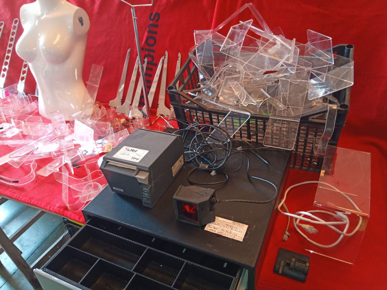 Tienda de diseño Equipo zapatería Boutique estantes y accesorios de acero inoxidable Existencia idea