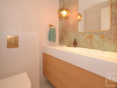 Dieses charmante Landhaus vereint modernen Wohnkomfort mit mediterranem Flair und bietet großzügigen