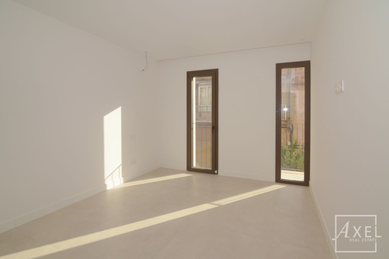 Dieses charmante Landhaus vereint modernen Wohnkomfort mit mediterranem Flair und bietet großzügigen