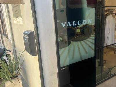 Digitaler Kundenstopper / Ideal für Dauerwerbung im/vor dem Shop