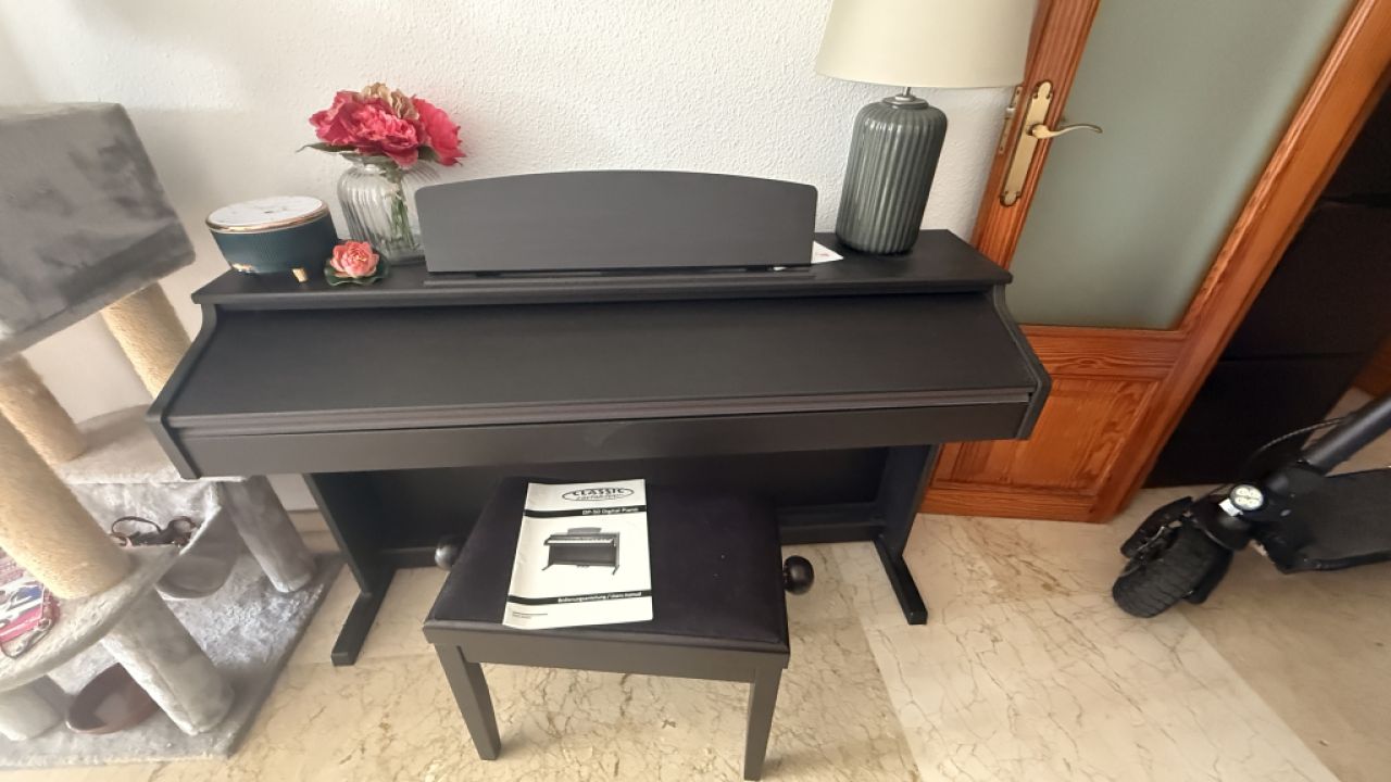 Digital piano by Kirstein