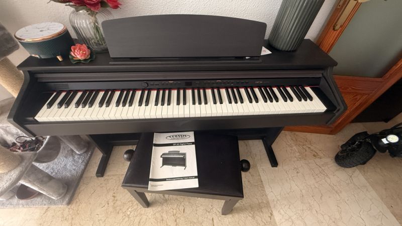 Digital piano by Kirstein